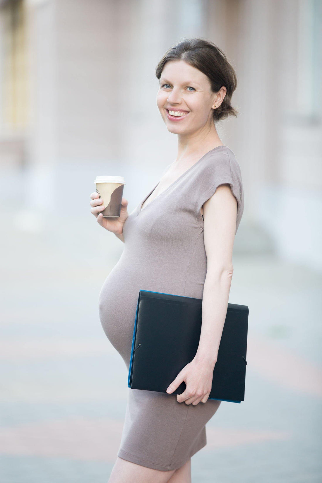 Here's How To Do A Prenatal Workout At Work! - Mumberry