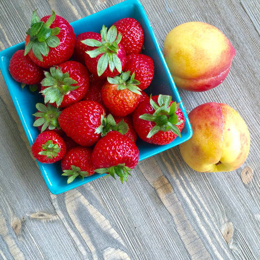 Strawberry-Nectarine Yogurt Pops - Mumberry
