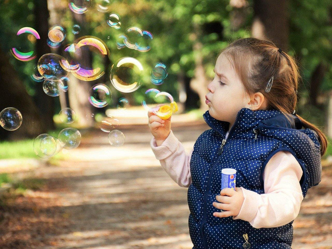 3 Reasons Playing in the Park is Healthy for Your Child - Mumberry